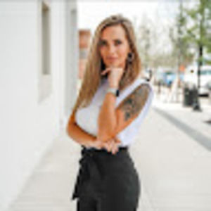 Meet your Posher, Holly